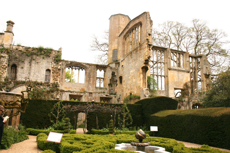 Cotswolds UK ofpenguinsandelephants The Ultimate Guide to Exploring the Cotswolds Sudely Castle ruins
