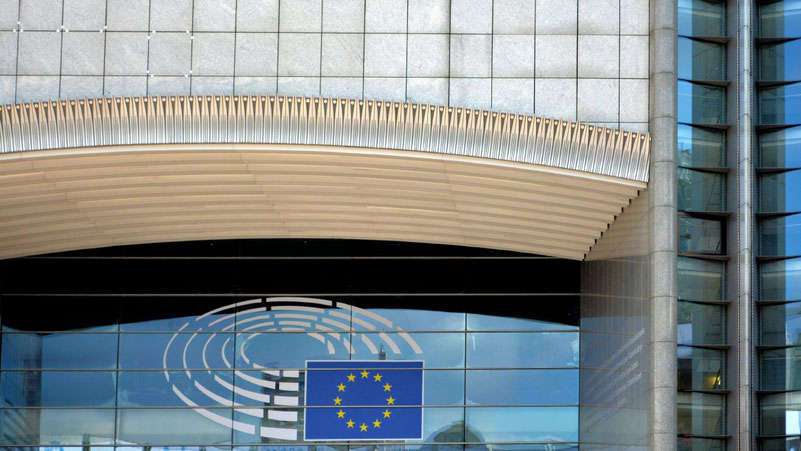 Europa-Gebäude in Brüssel. Bild von Carl Campell auf Unsplash.