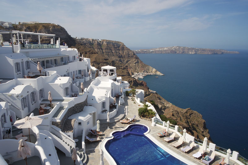 Best hotel on the caldera on Santorini