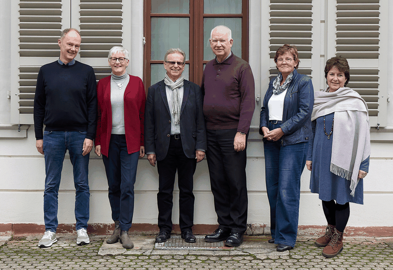 Der Vorstand des Förderverein Freiwilligen-Zentrum Wiesbaden: Reiner Wilpsbäumer, Heidi Grau-Easthill, Jürgen Janovsky, Karl-Heinz Simon, Dr. Beate Martens-Düring, Gabriele Groh-Leu