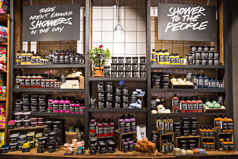 LUSH-Sortiment, aus: PRAXISBUCH FRANCHISING, Bellone/Matla, Redline Verlag © LUSH