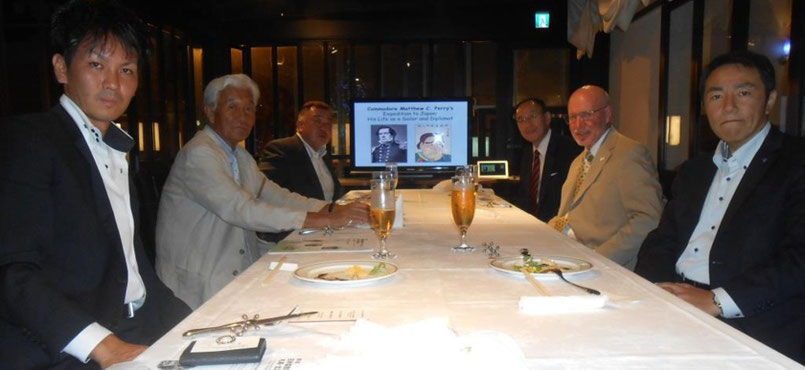 Dinner/Lecture Group in Hakodate: (left to right) Kasuhisa Watanabe, Kiyoo Katoh, Kinya Ogasawara Shoji Mitarai, Matthew Perry, Susumo Nakano / 函館でのディナー講演:(左から)渡辺カズヒサ氏、加藤清郎氏、小笠原キンヤ氏、御手洗昭治氏、 マシュー・ペリー、中野晋氏