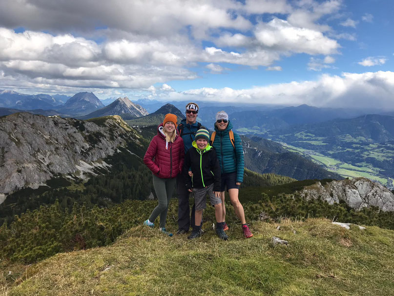 Evelyn, Florian, Linda und Jonas Steiner aus Ramsau am Dachstein, Alpenblick Appartements 