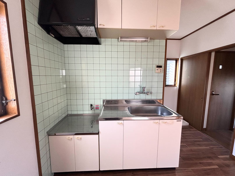 横浜市都筑区 賃貸ガレージハウス【小山橋アパート】キッチン- ガレージハウスをお探しなら【いえとくるまと】