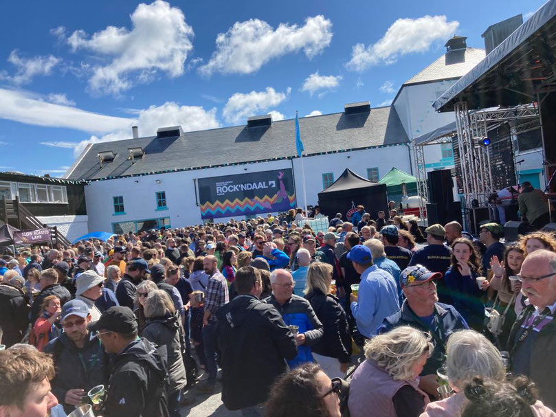 Lots of visitors during Bruichladdich open day