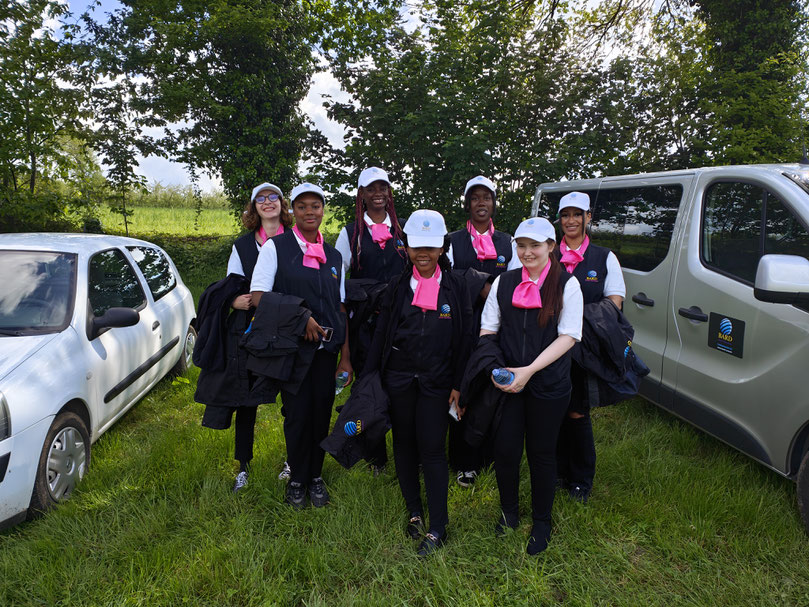 Hôtesses et hôtes d'accueil au V and B Fest 2022 de Château-Gontier