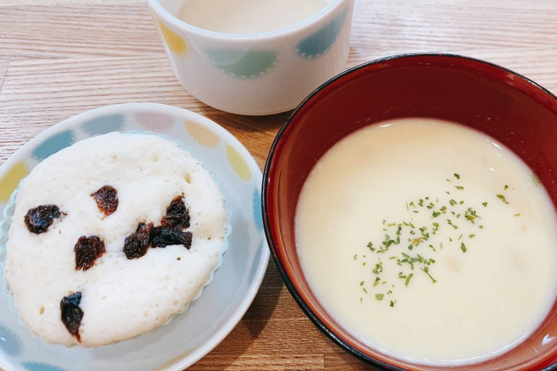 そぼろごはん　お麩のすまし汁