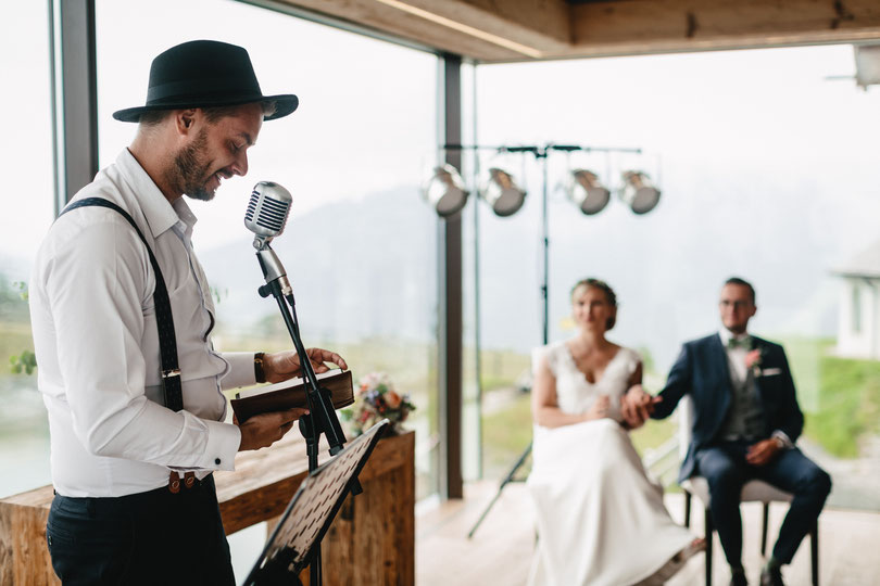 Johann-Jakob Wulf. Strauß & Fliege, Freier Hochzeitsredner, Freie Trauung, Bayern, München, Österreich, Blog, Alpen, Hochzeit, Berge, Alm