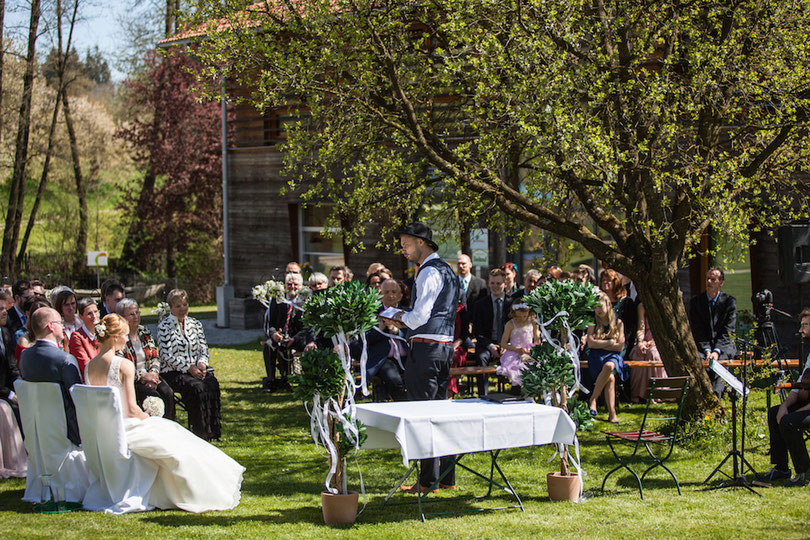 Strauß und Fliege, Johann-Jakob Wulf, Freie Trauung, Hochzeit, Blog, München, Bayern, heiraten, Hochzeitsredner, Trauredner