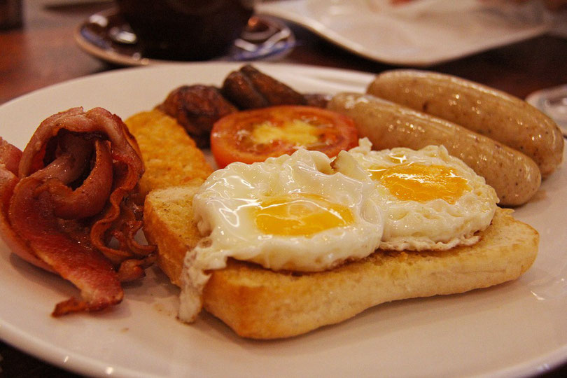 Britische Küche was man im Englandurlaub mal probieren sollte: English Breakfast