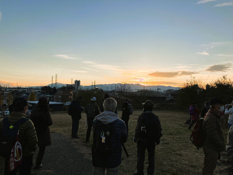 田端積石遺構を訪ね「蛭ヶ岳」に沈む夕日を実感しました