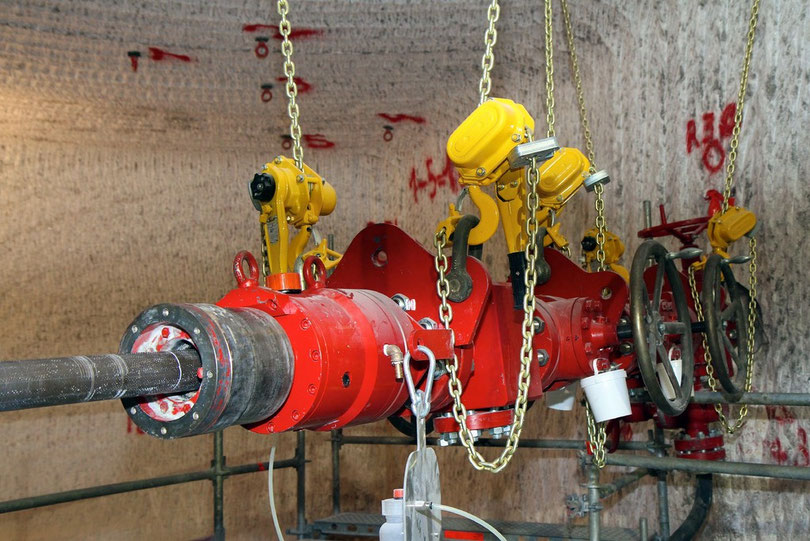 Asse: Dieser Preventer - der aus der Erdölförderung stammt - soll beim Anbohren der Kammern das Ausströmen von kontaminierten Gasen und Flüssigkeiten verhindern