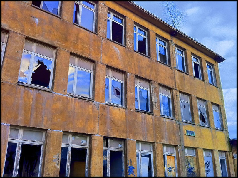 Das Verwaltungsgebäude von der Betriebsseite