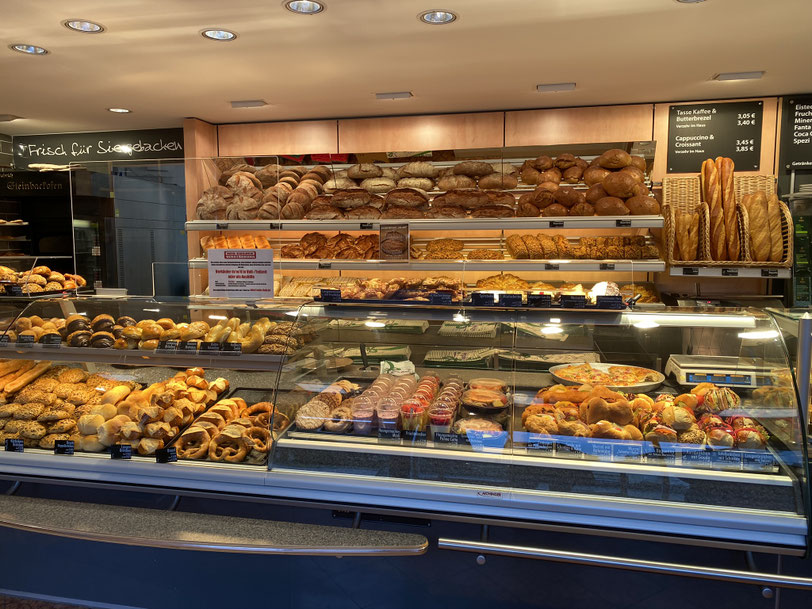 Filialen und Öffnungszeiten Cafe Lieb Tübingen, Bäckerei & Konditorei