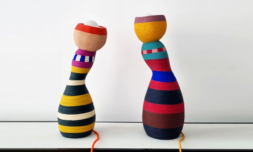 lampe à poser Movida ! lampe de table réalisées aves des gourdes calebasses cultivées en france puis mises en couleurs, pièces uniques nuléroté, design d'exception