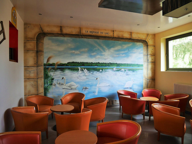 photo d'une fresque en trompe-l'oeil (paysage, lac, fausse pierre), Coron Thibaud