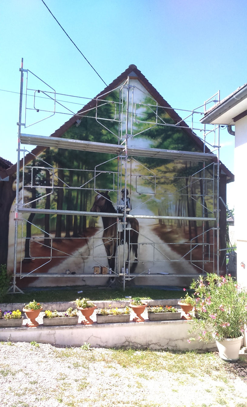 photo d'une fresque en trompe-l'oeil dans l'Aube, Champagne