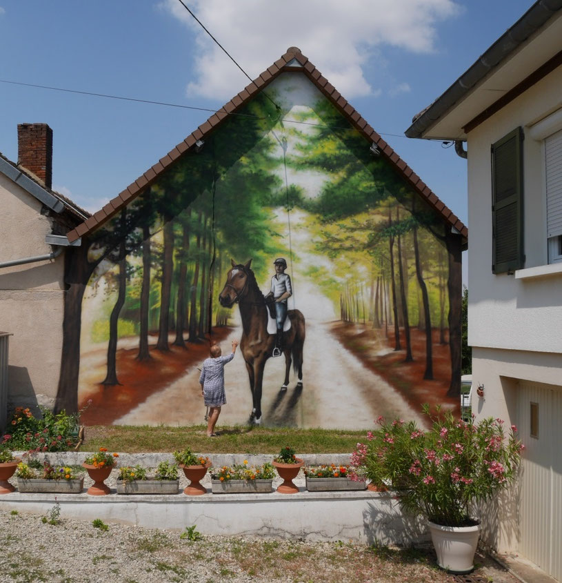 Fresque murale en trompe-l'oeil à Arrelles par Coron thibaud