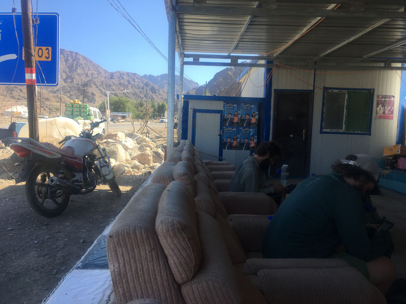 Taking advantage of the comfortable convenient shop to avoid the heat of the day.