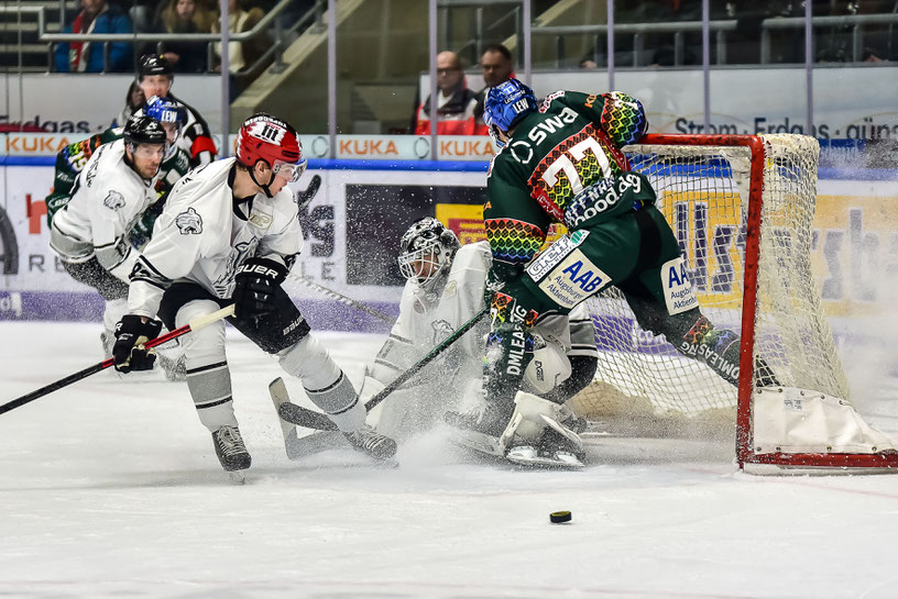 Patrick Reimer und Leo Pföderl mit großem Anteil an zwei Punkten in Augsburg (Foto: Birgit Eiblmaier)