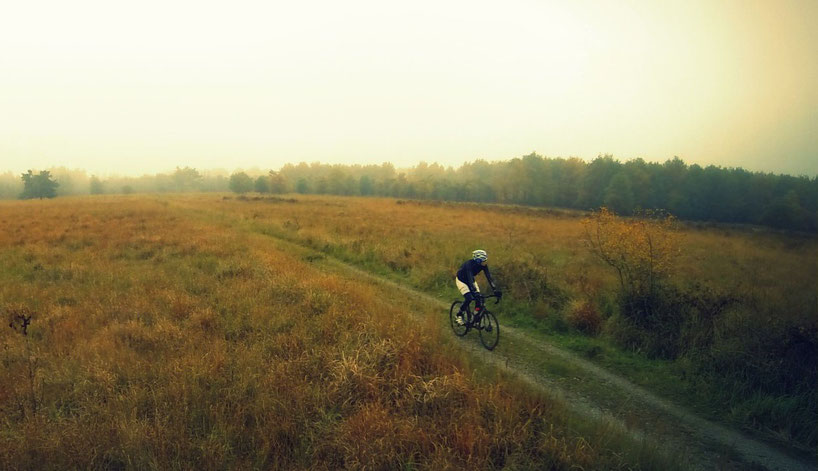 Radfahren mit dem Gravelbike und Cyclocrosser