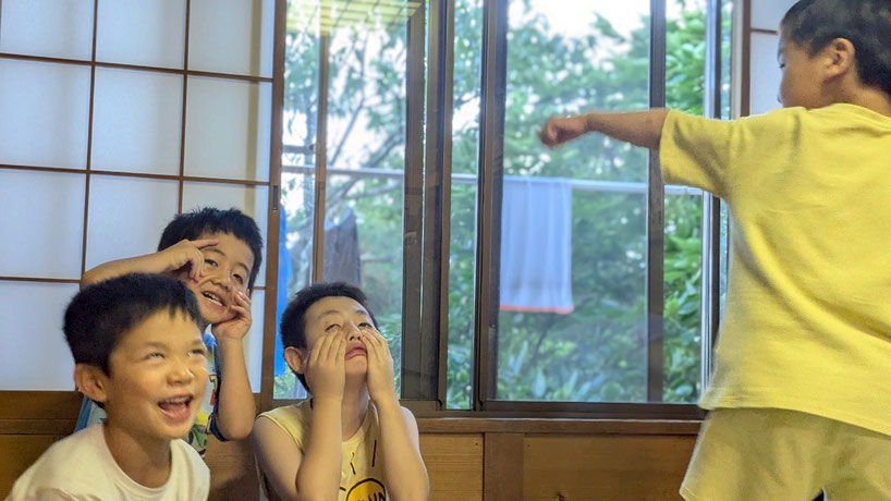 夕飯前に遊びたおす男子たち