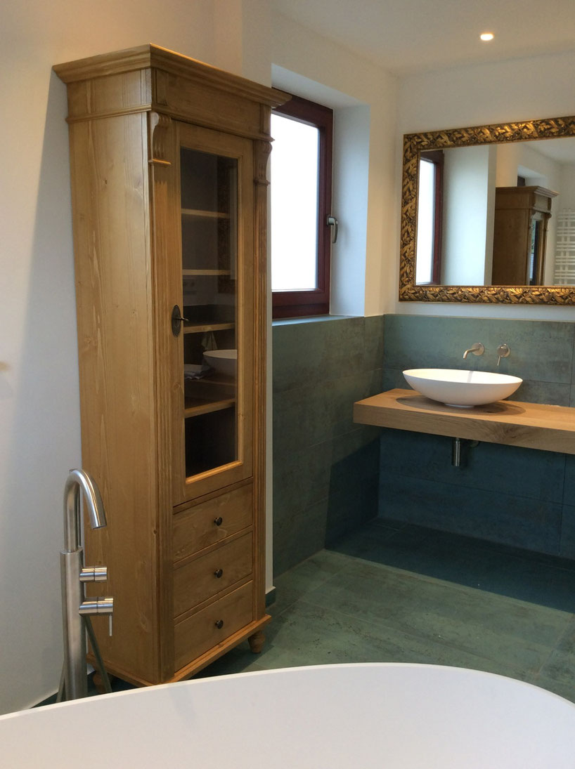 Landhaus Schrank "Clane" von Land und Liebe