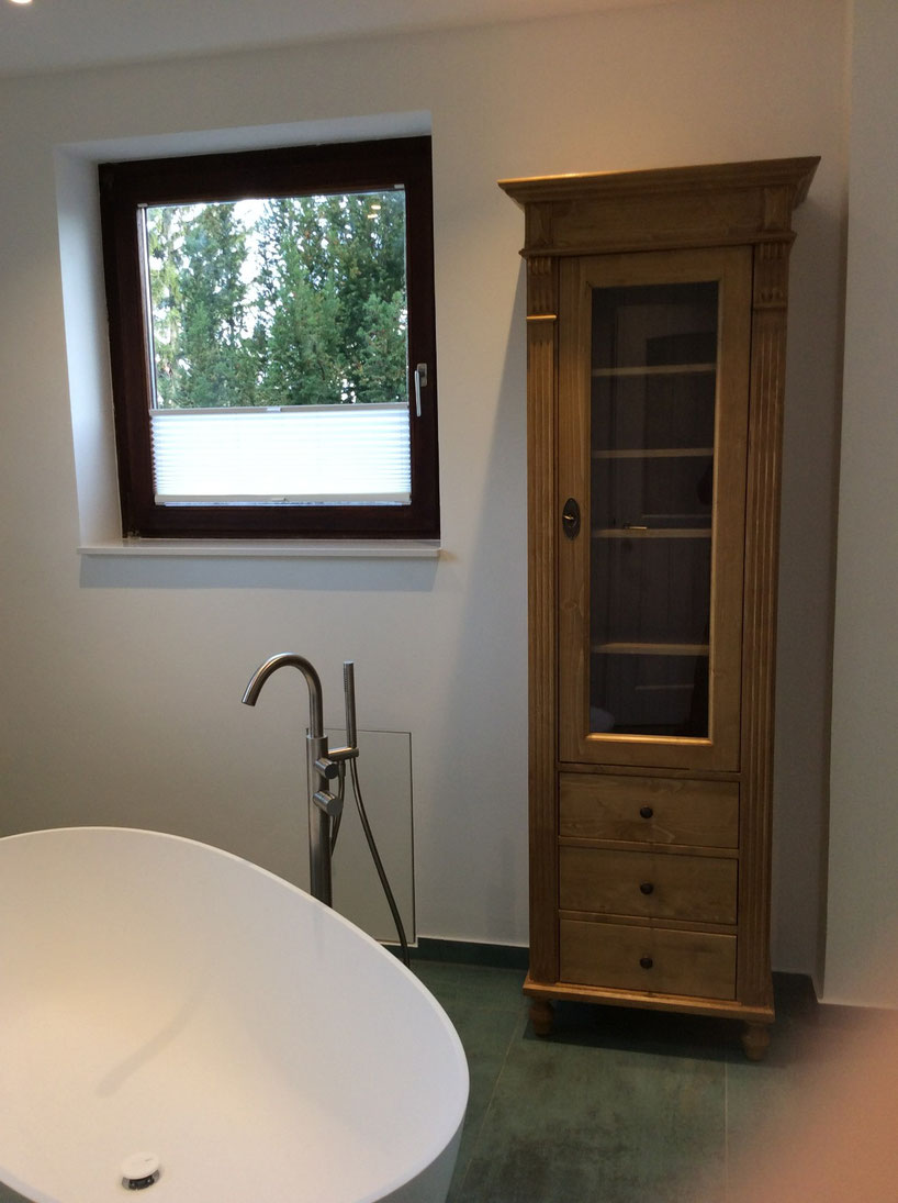 Landhaus Schrank "Clane" von Land und Liebe