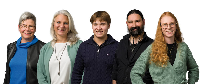 Michaela Wiesenegg - Verkauf | Nina Perrey - Verkauf | Alexander Seitz - Goldschmiedlehrling | Kenny Beetz - Goldschmied | Melissa Müller - Uhrmacherin (nicht mehr bei uns) - nicht im Bild: Sabrina Trenkwalder - Verkauf