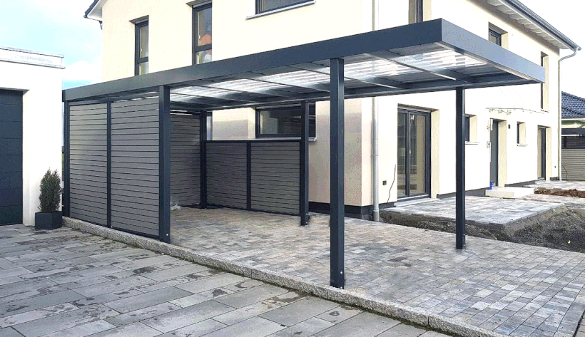 Carport mit Lichtbahn