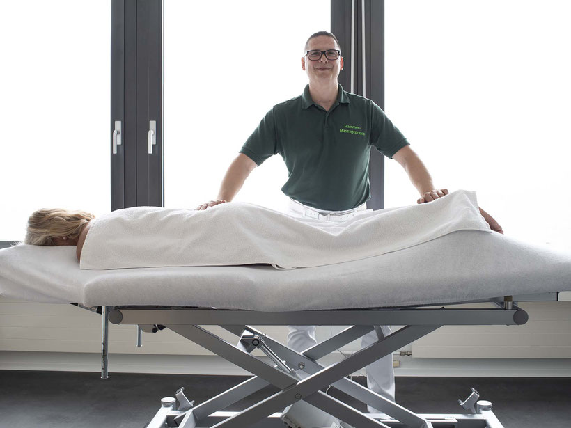Marcel Hammer ist Besitzer der Hammer Massagepraxis