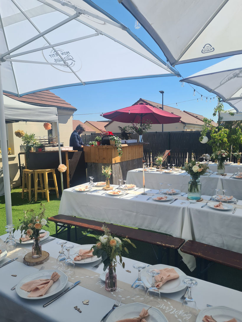 Le Bar à Pizzas de Walter, traiteur évènementiel, prestataire pour fête de famille, fête entre amis, évènement d'entreprise, qui veulent manger des pizzas traditionnelles.