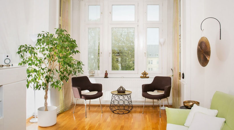 Praxisräume in Wiesbaden – Einblicke in die Praxis für Psychotherapie – Anja de Boer