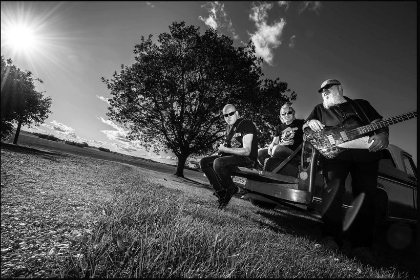 Bürner: Swedish hard rockers premiere new album "Baptized in Gasoline", rockers and other animals