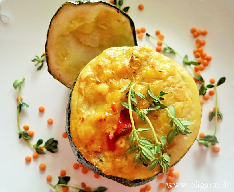 Zucchini mit Linsen.