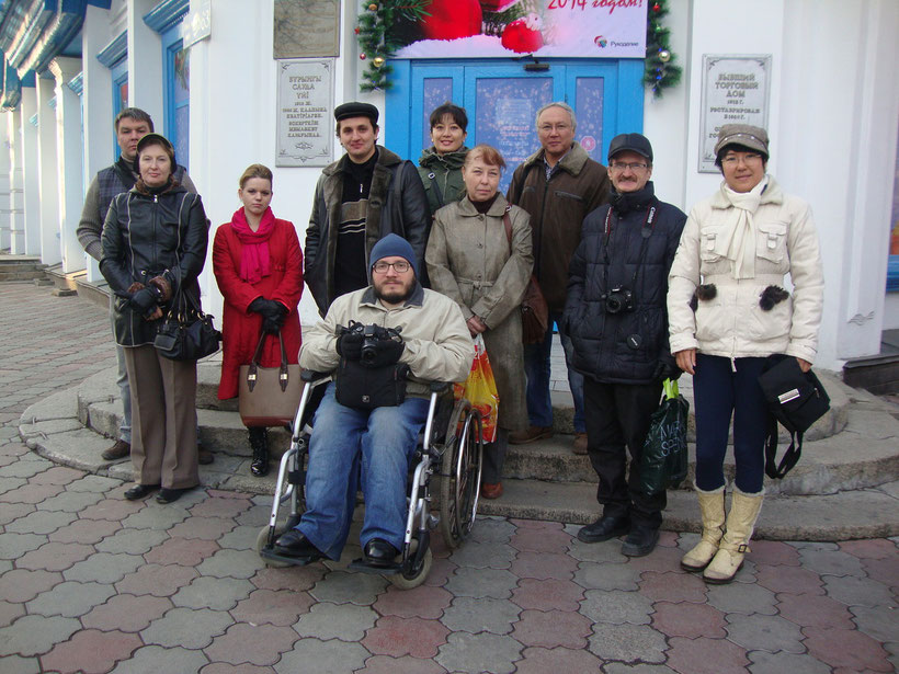Встреча у входа в магазин Кызыл Тан (Жибек Жолы - Красина)