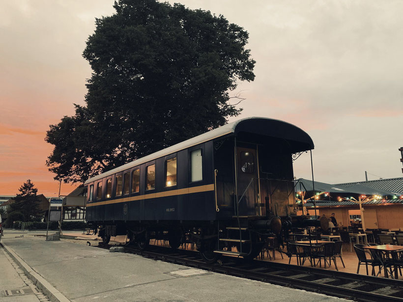 Der WAGI-WAGON steht am 12.9.2019, nach Ende des Stadtfests, an seinem Bestimmungsort bei der Sommerbeiz in Schlieren