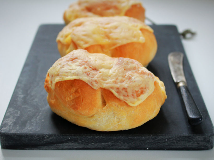 Einfach! Küche! Käsebrötchen zum Frühstück oder lieber als Burger?