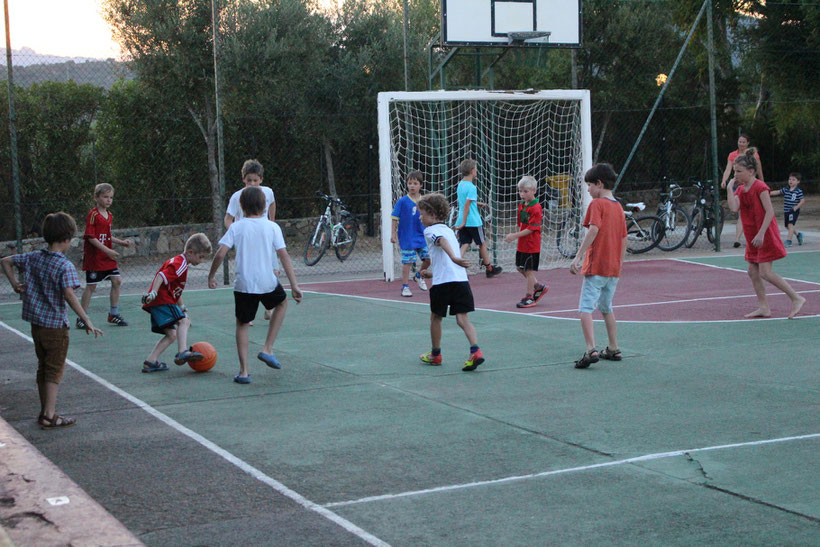 Kicken was das Zeug hält. Camping Capo Ferrato