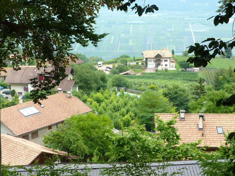 Blick auf den Santlhof und die Villa. Gefunden?