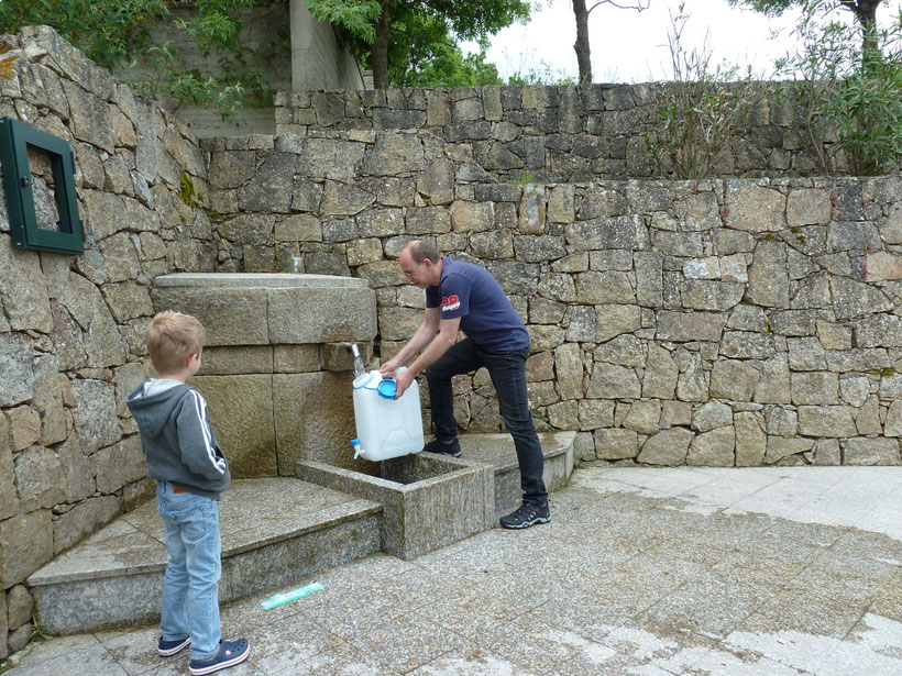 Wasser für den Tank der Villa