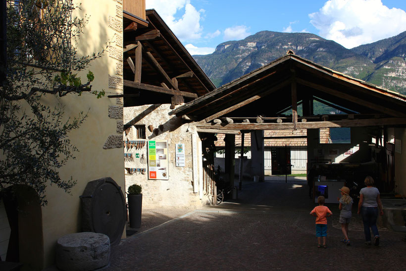 Innenhof Museum "Zeitreise Mensch", Kurtatsch