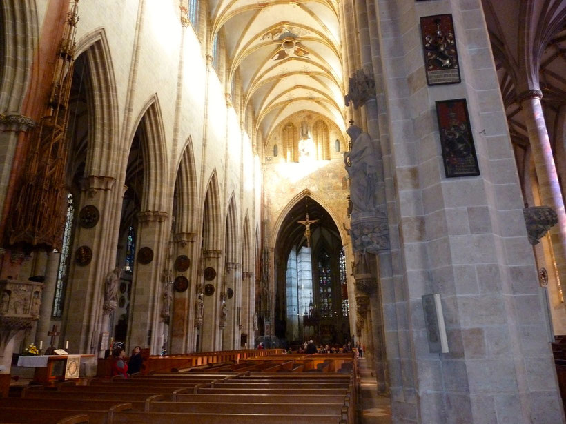 Ulmer Münster. Sonnendurchflutet.