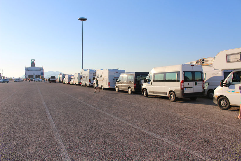 Vor der Überfahrt mit Moby Lines nach Piombino