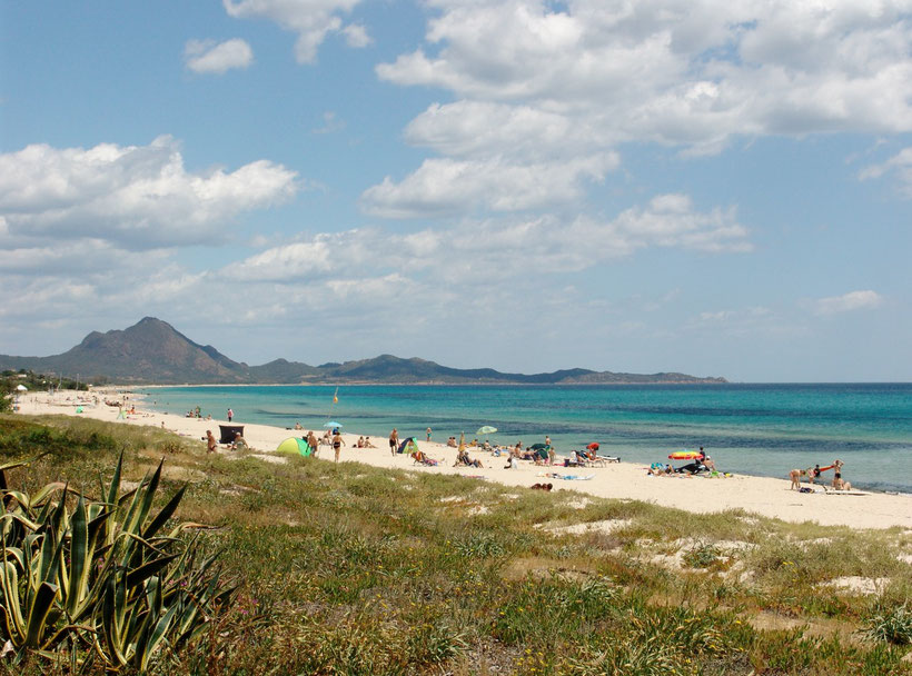 Vor unserer Haustür. Strand am Campingplatz Capo Ferrato