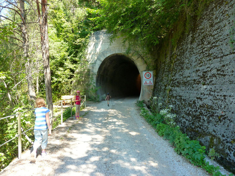 Wander-Tunnel an der Fleimstalbahn