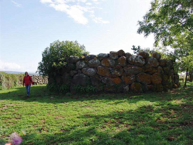 Kleine Nuraghe am Agriturismo