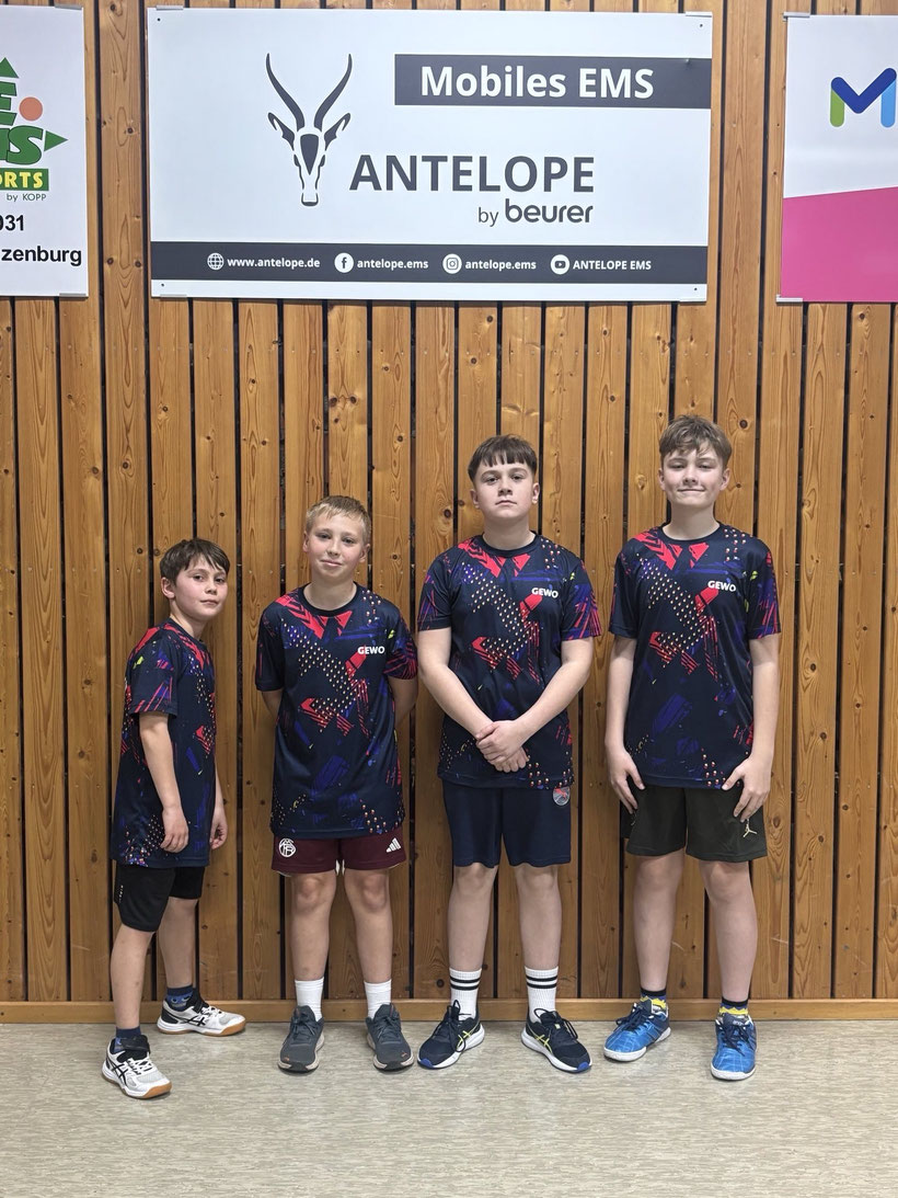 Jungen 15, v. l. n. r.: Adam, Leon, Fabian, Martin