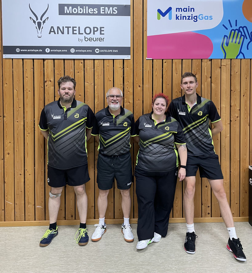 Mannschaftsfoto 2025/26, v. l. n. r.: Thorsten, Klaus, Vanessa und Paul.