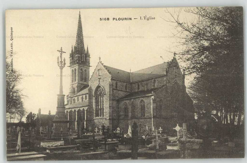 L'église et le cimetière de Plourin, où reposent Marie Yvonne THOMAS et des membres de la famille de sa fille